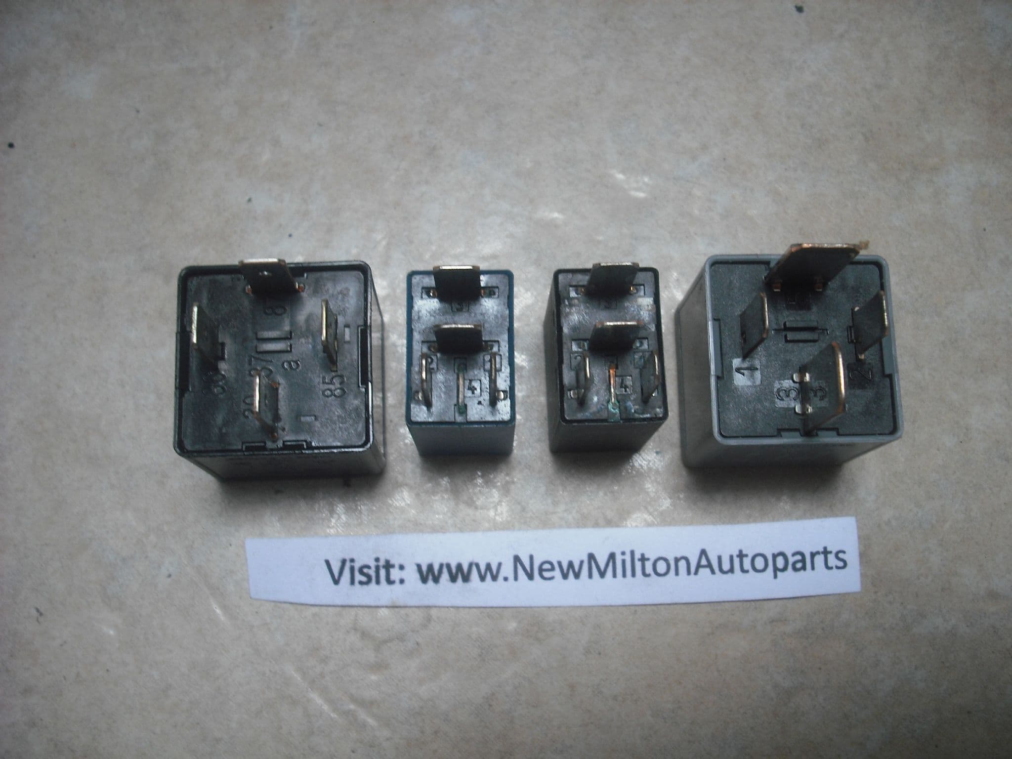 4 GENUINE FORD FIESTA MK7 RELAYS FROM THE FUSE BOX