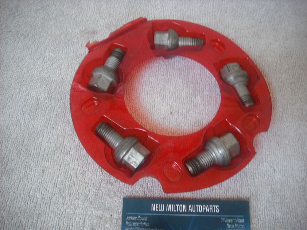 5 X GENUINE MERCEDES W203 C CLASS 20002007 WHEEL BOLTS