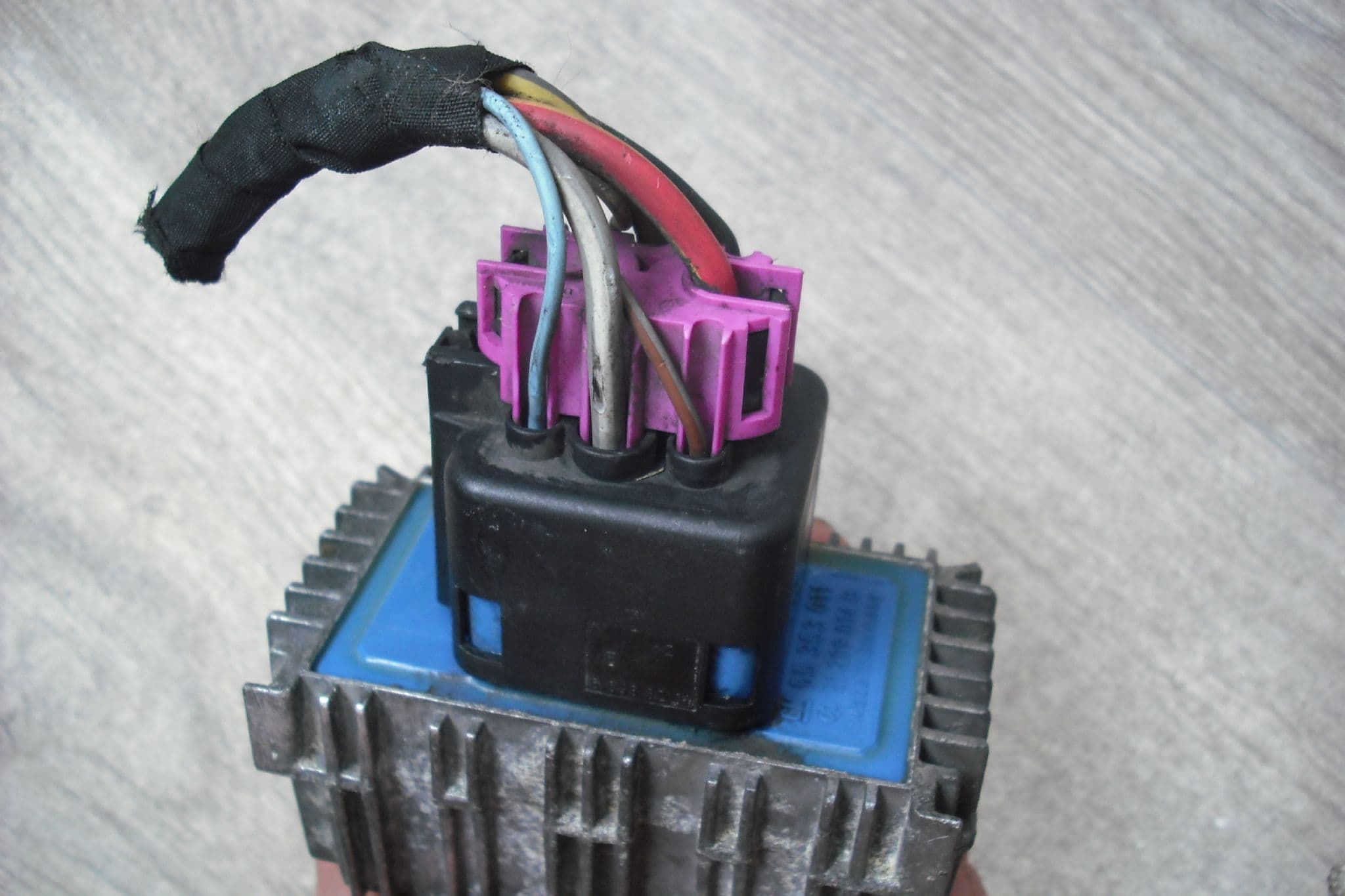 RADIATORE OLIO OPEL Saab Astra Vectra C Zafira 9-3 9-5 1.9 CDTI Z19DTH 598907024 EUR 29,00