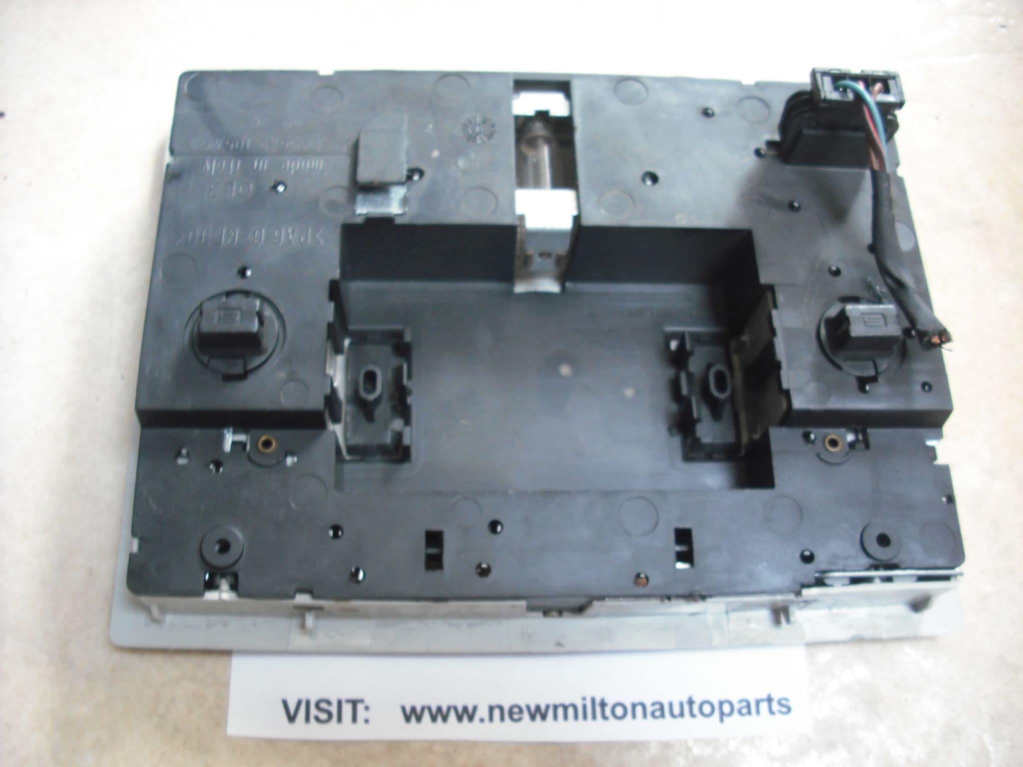 Plafonnier Intérieur Pour SEAT LEON 2 Phase 2 - Référence 5P0947105FY20 - Occasion Bon état