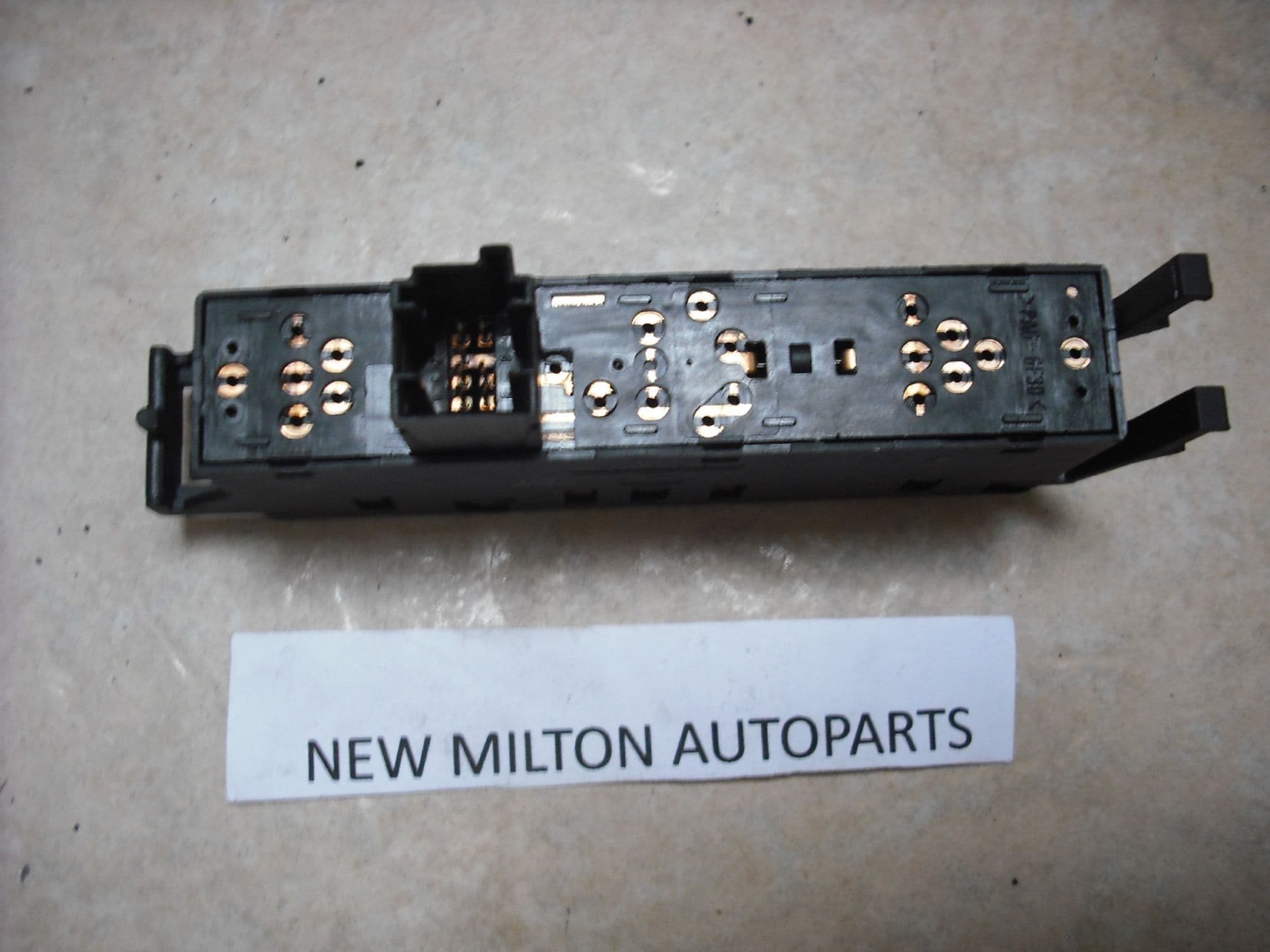 6 902 184 15869804 BMW E46 DRIVERS SIDE ELECTRIC WINDOW SWITCHES