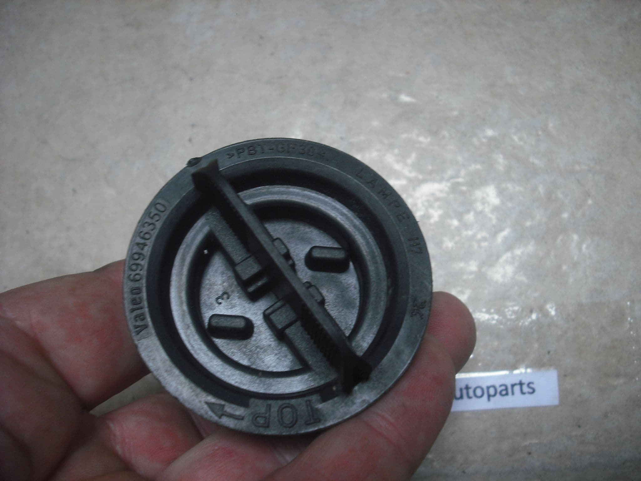 69946350 69929040 A GENUINE VAUXHALL MERIVA / CORSA C HEADLIGHT  