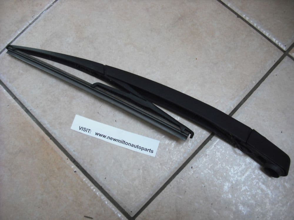 55701469 80015317 55701469 C439 A GENUINE FIAT GRANDE PUNTO REAR WINDOW WIPER ...