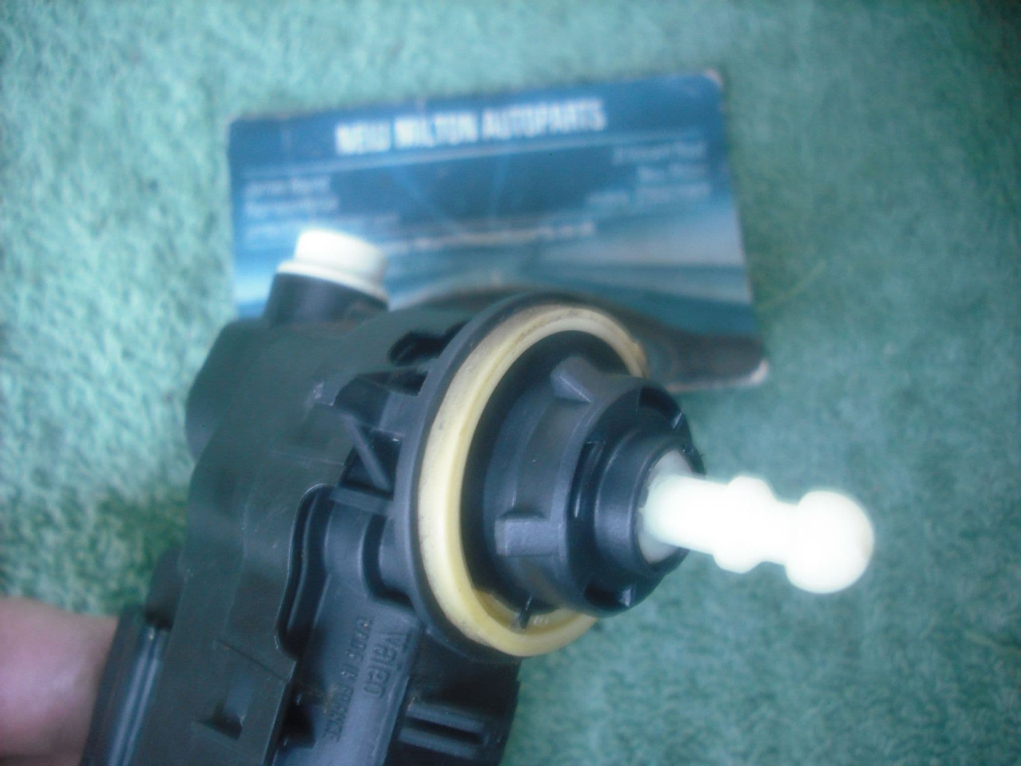 8200402521 A GENUINE RENAULT CLIO MK3 20062012 HEADLIGHT HEADLAMP ADJUSTMENT LEVELLING MOTOR