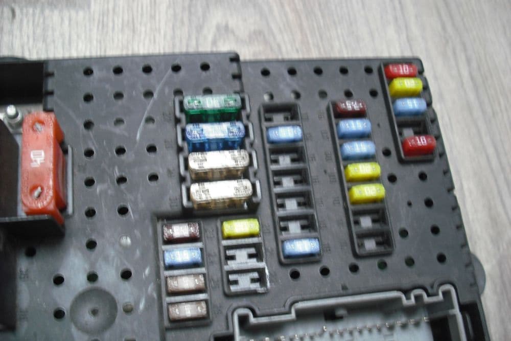 8688264 VOLVO S60 INTERIOR FUSE BOX CONTROL MODULE