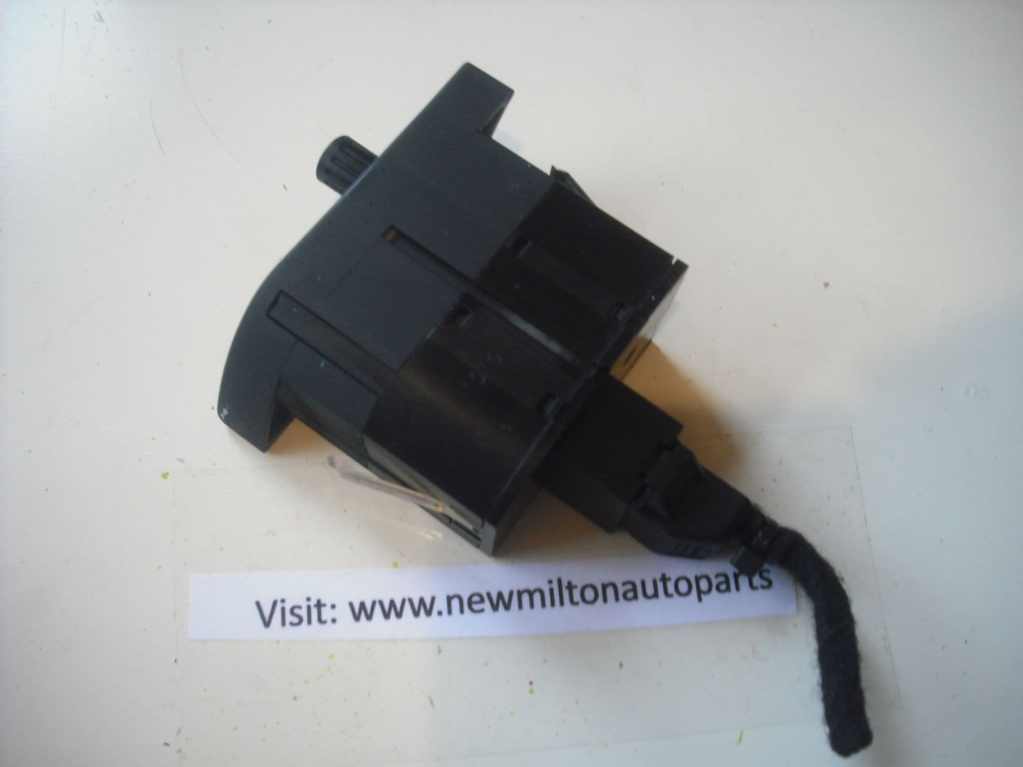 8E2 919 094 AUDI A4 B7 HEADLIGHT HEADLAMP HEIGHT LEVELING ADJUSTMENT SWITCH