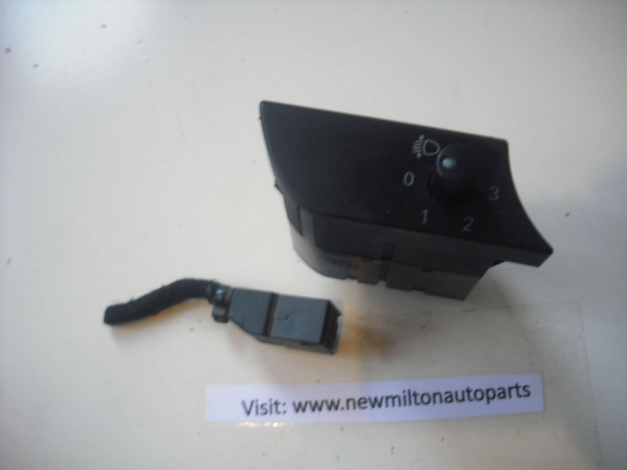 8E2 919 094 AUDI A4 B7 HEADLIGHT HEADLAMP HEIGHT LEVELING ADJUSTMENT SWITCH