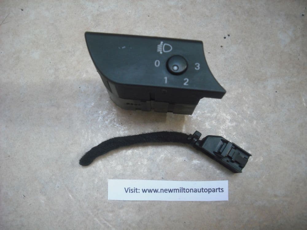 8E2919 094 AUDI A4 B6 B7 HEADLIGHT HEADLAMP HEIGHT LEVELING ADJUSTMENT