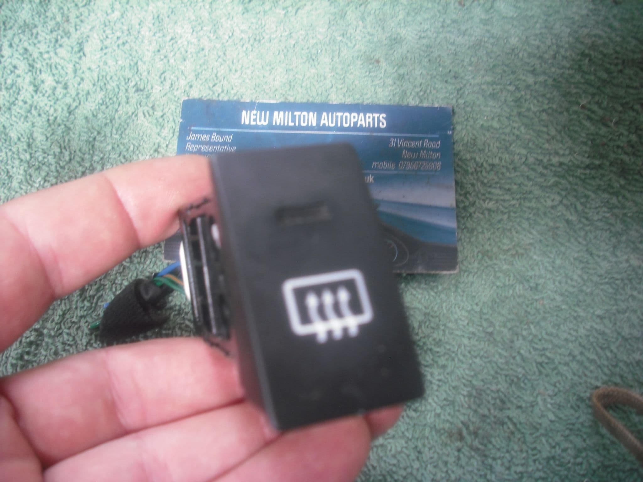 9371017000 HYUNDAI MATRIX HEATED REAR WINDOW DEMISTER SWITCH