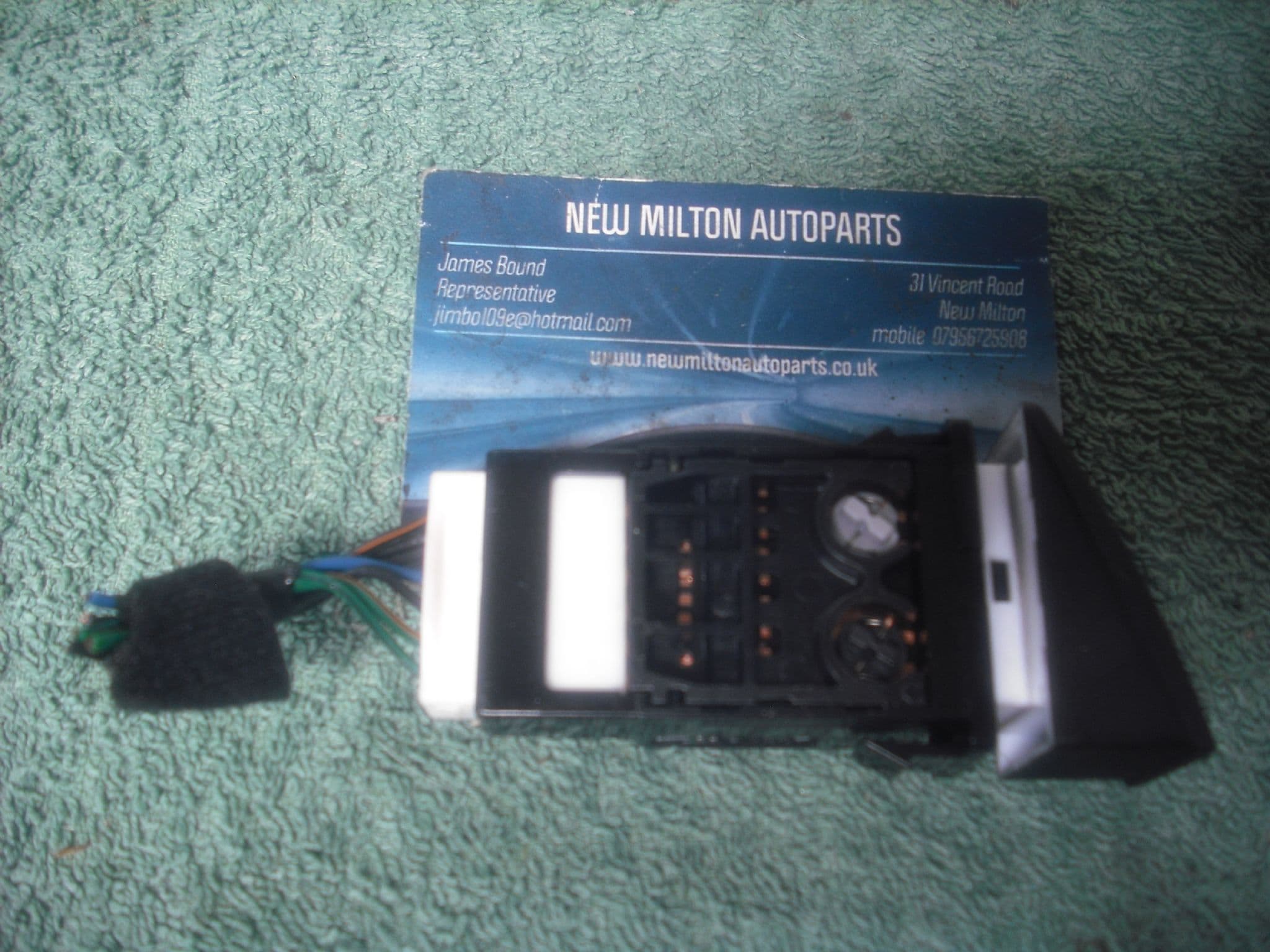 9371017000 HYUNDAI MATRIX HEATED REAR WINDOW DEMISTER SWITCH