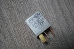 95225-2D000  DC12V  OMRON   KIA SPORTAGE AND CARENS RELAY