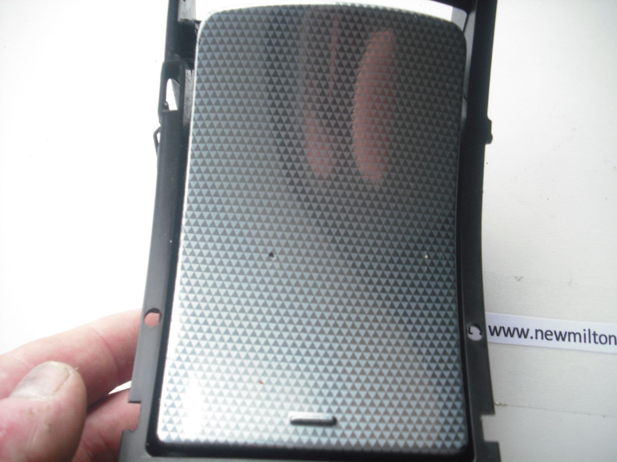 9644584877 PEUGEOT 407 CENTER CONSOLE RETRACTABLE CUP HOLDER ASSEMBLEY