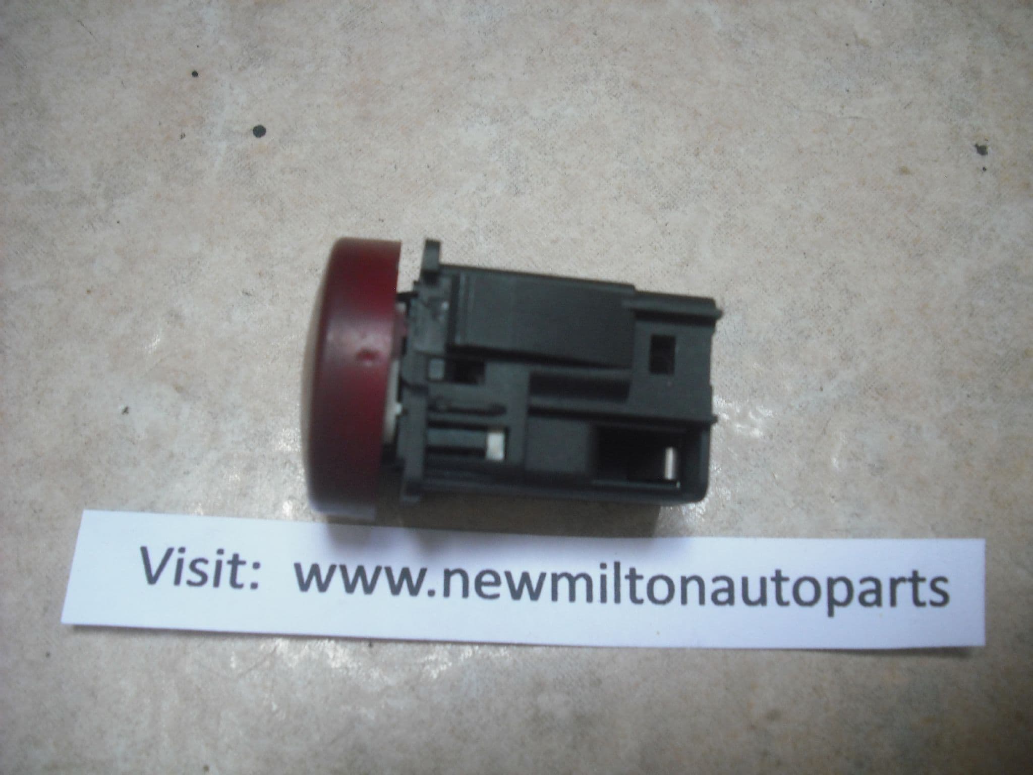 9644845777 CITROEN BERLINGO PEUGEOT PARTNER HAZARD WARNING LIGHT SWITCH