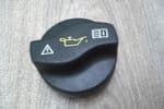 A 000 010 13 85   MERCEDES BENZ C CLASS 2.2 DIESEL ENGINE OIL FILLER CAP