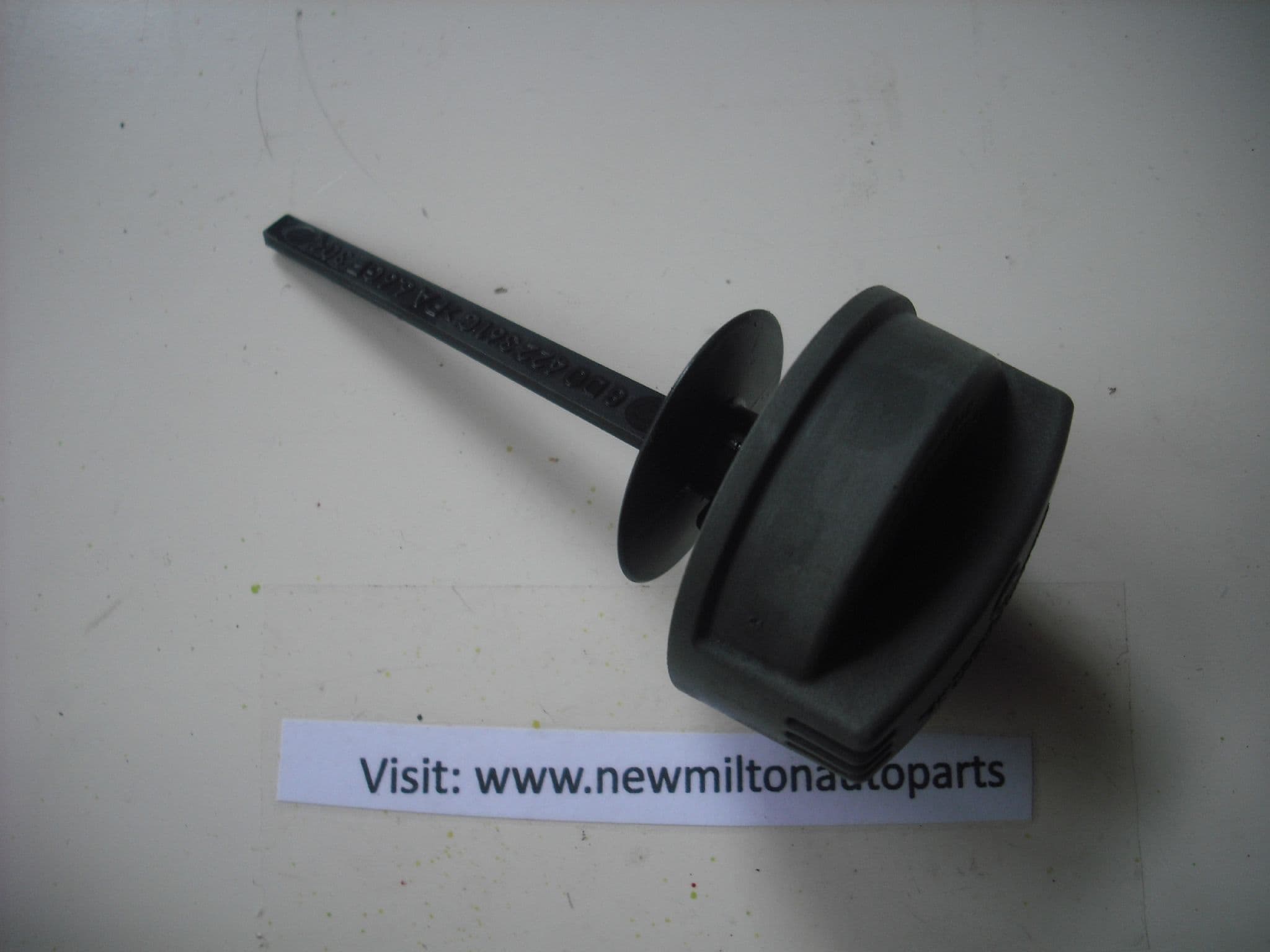 A GENUINE AUDI A4 B6 B7 POWER STEERING FLUID FILLER CAP