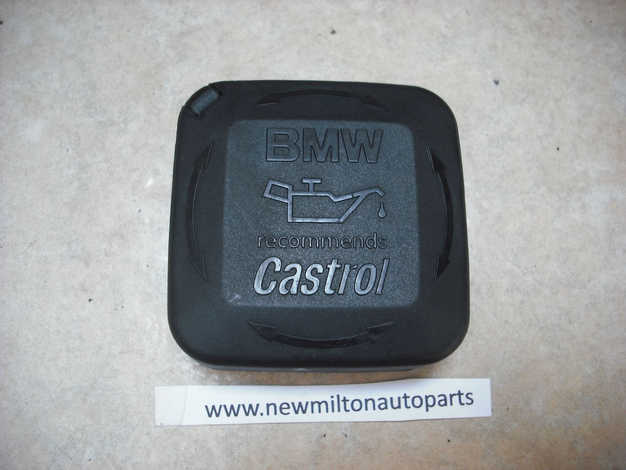 A GENUINE BMW E46 E60 E90 E91 FLIP TOP ENGINE OIL FILLER CAP