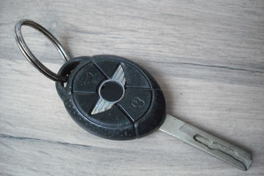 A GENUINE BMW MINI R50 R53 COOPER REMOTE KEY FOB