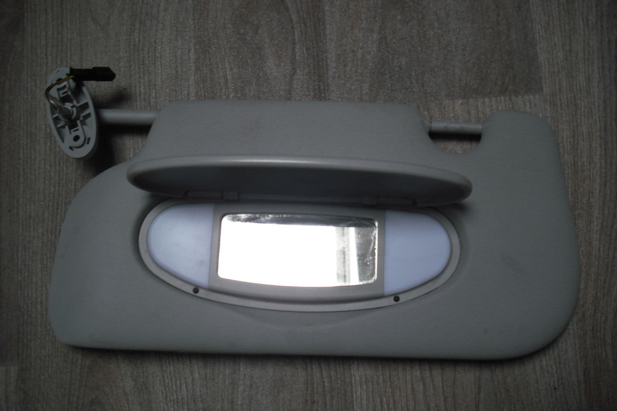 A GENUINE BMW MINI R55 R56 SUNVISOR SUNSHINE SHADE LEFT SIDE