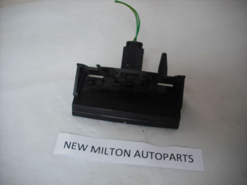 A GENUINE CITROEN C3 2002-2009 TAILGATE RELEASE MICRO SWITCH HANDLE