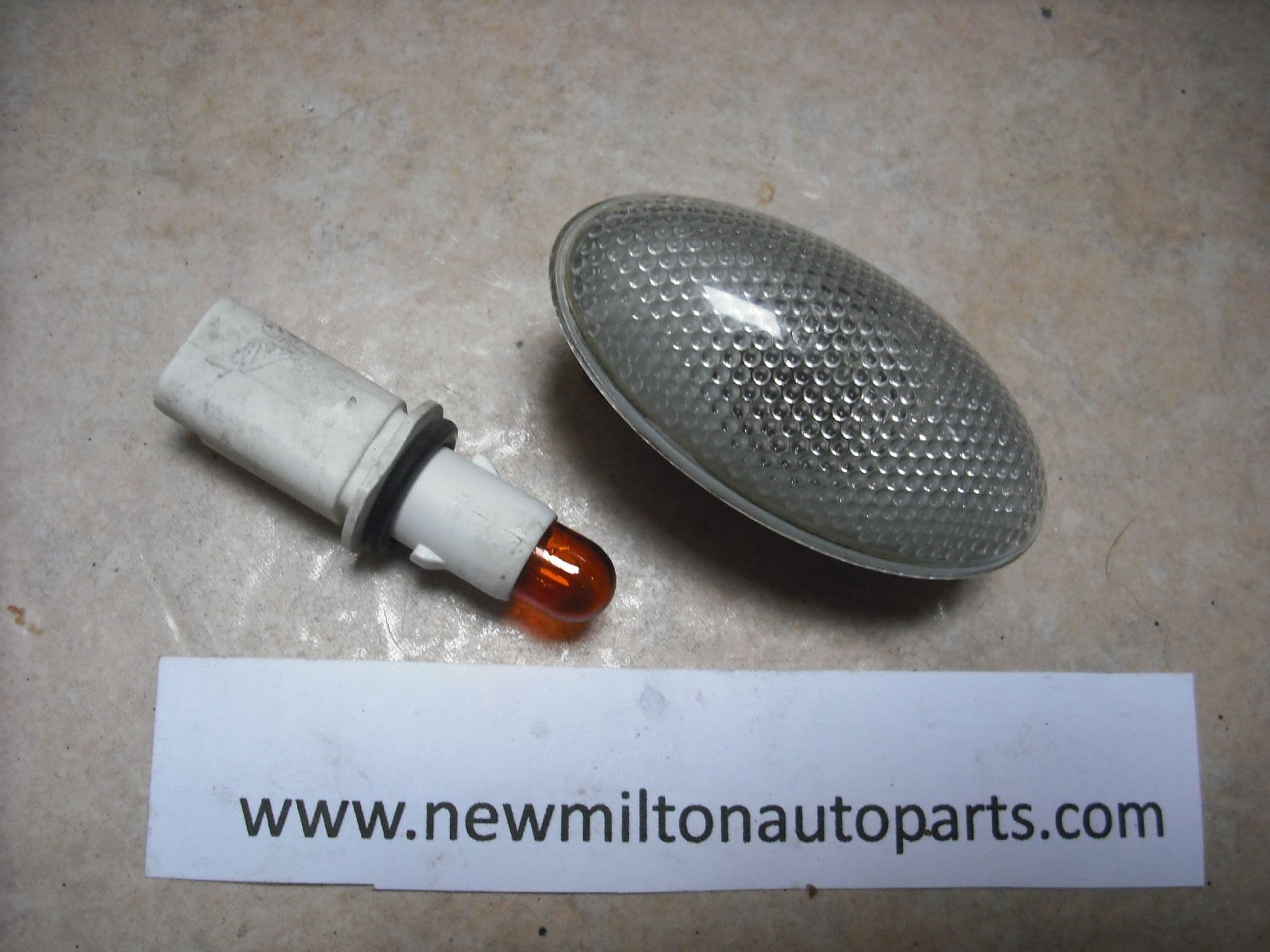A GENUINE CITROEN C3 FRONT WING MARKER / INDICATOR / FLASHER
