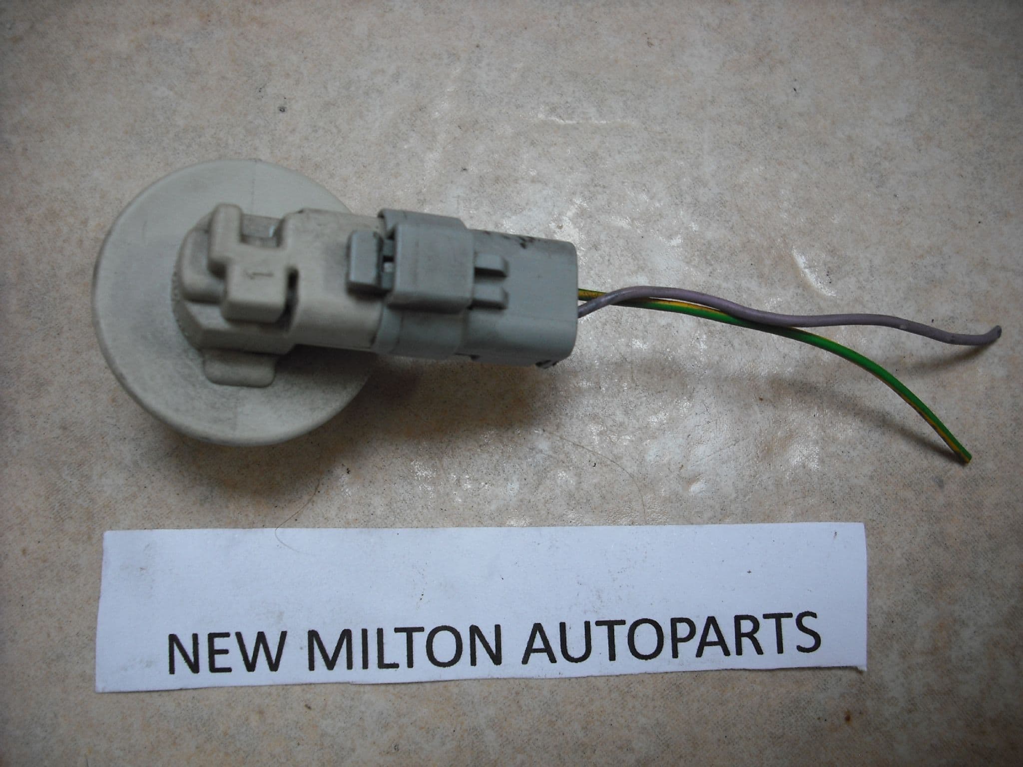 A GENUINE CITROEN PICASSO 20002007 HEADLAMP HEADLIGHT INDICATOR