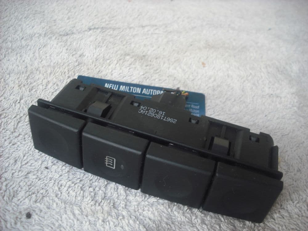 A GENUINE FORD FIESTA MK6 HEATED REAR WINDOW DEMISTER SWITCH 2S6T18C621AC