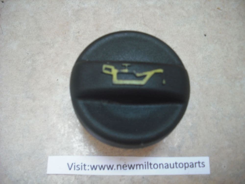 Bus Injon Oil Cap A GENUINE FORD FOCUS AND C MAX DEISEL ENGINE OIL FILLER CAP