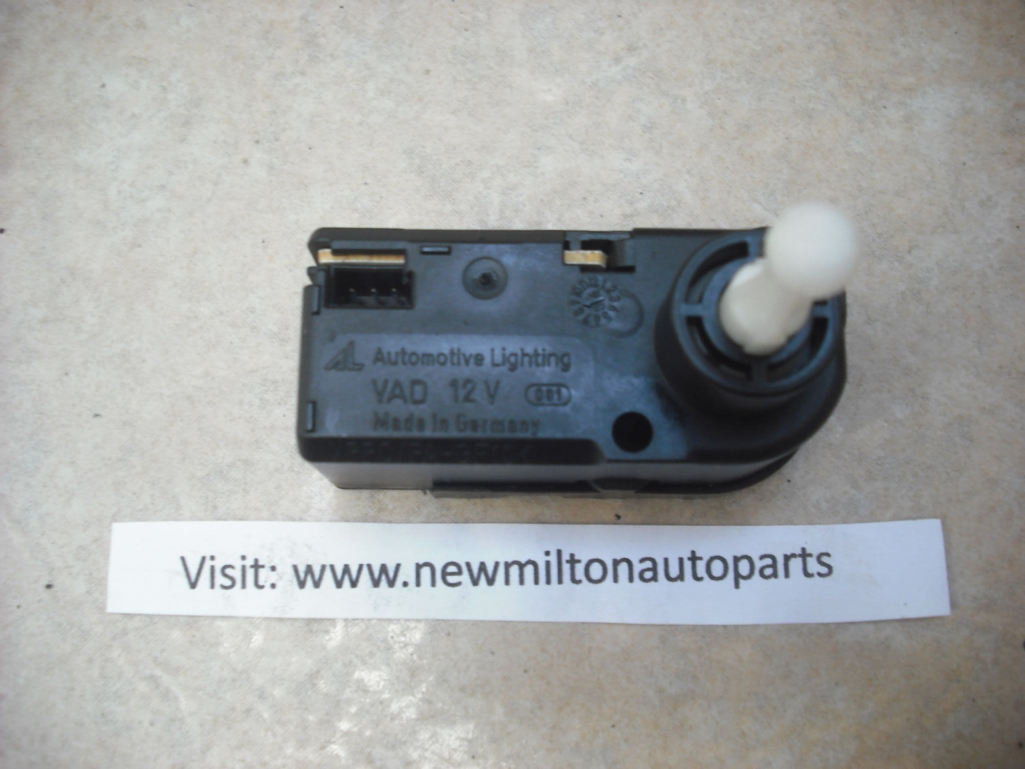 A GENUINE FORD MONDEO MK3 20002007 HEADLIGHT HEADLAMP ADJUSTMENT MOTOR