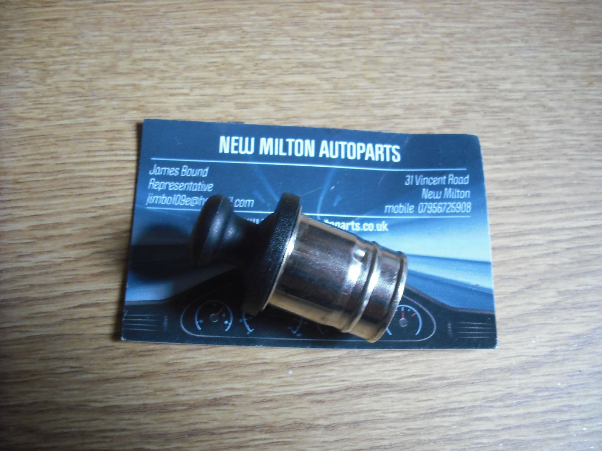 A GENUINE FORD MONDEO MK4 20082011 CIGARETTE LIGHTER INSERT