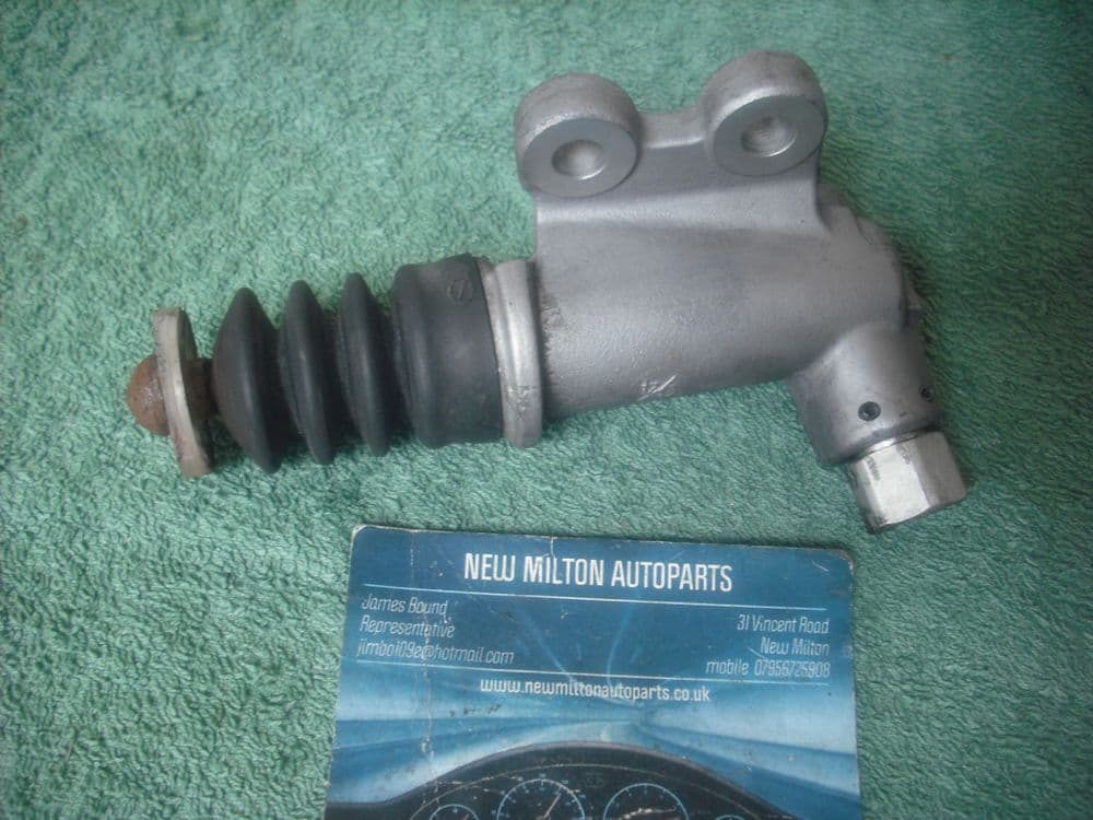 A GENUINE HONDA CIVIC MK8 1 6 AND 1 8 IVTEC CLUTCH SLAVE CYLINDER