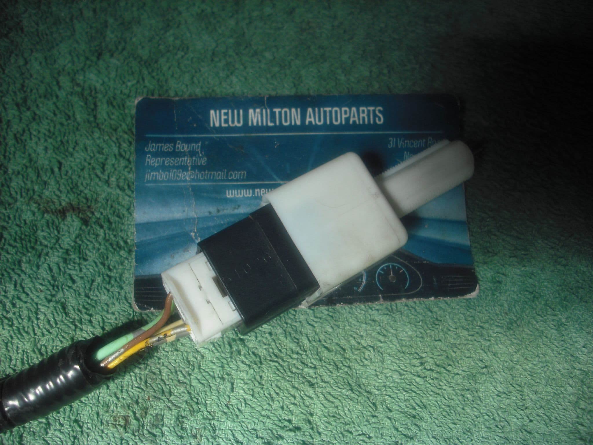 A GENUINE HONDA CIVIC MK8 REAR BRAKE PEDAL LIGHT SENSOR SWITCH