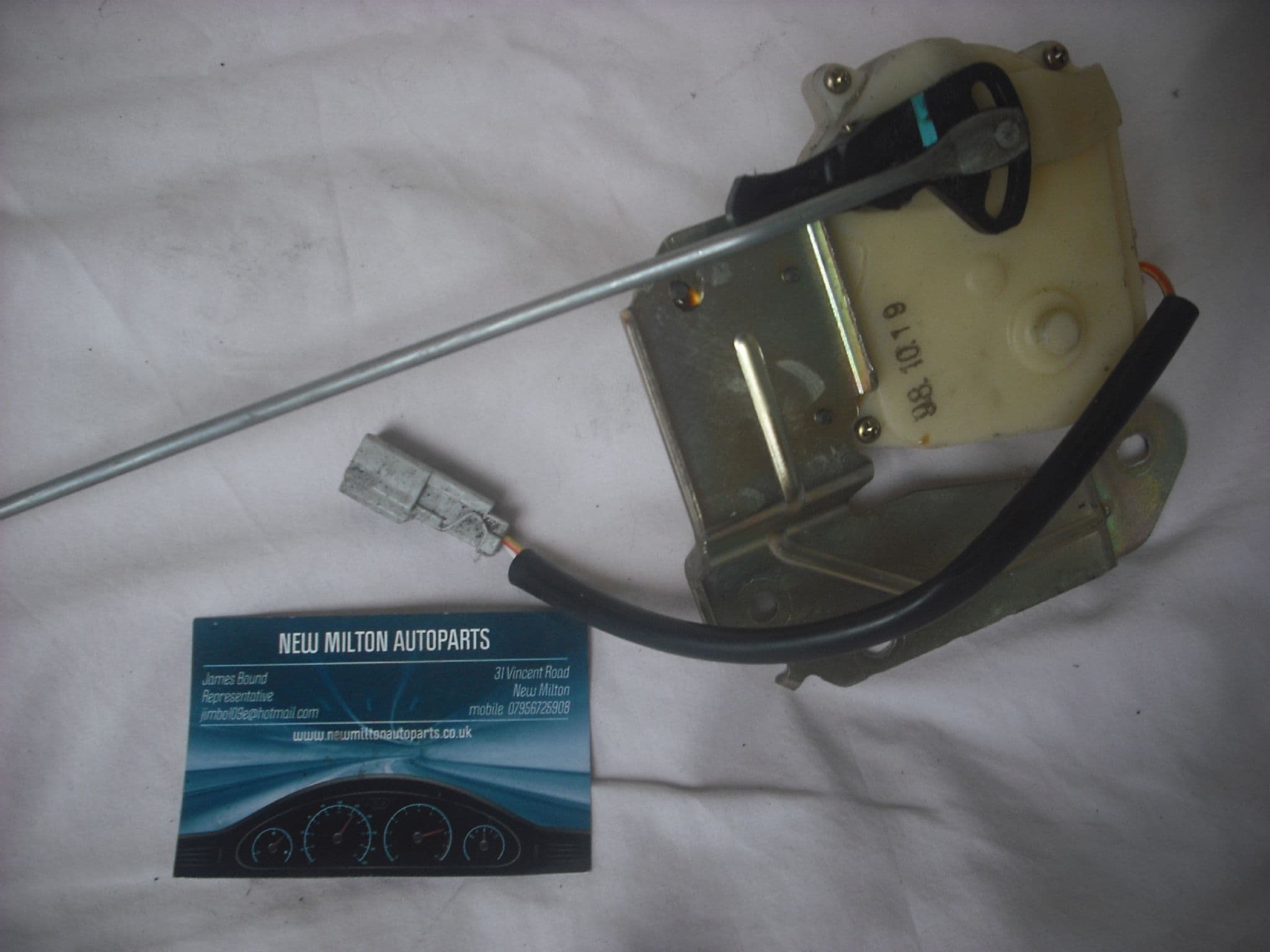 A GENUINE HONDA CRV MK1 TAILGATE BOOT TRUNK CENTRAL LOCKING SOLENOID