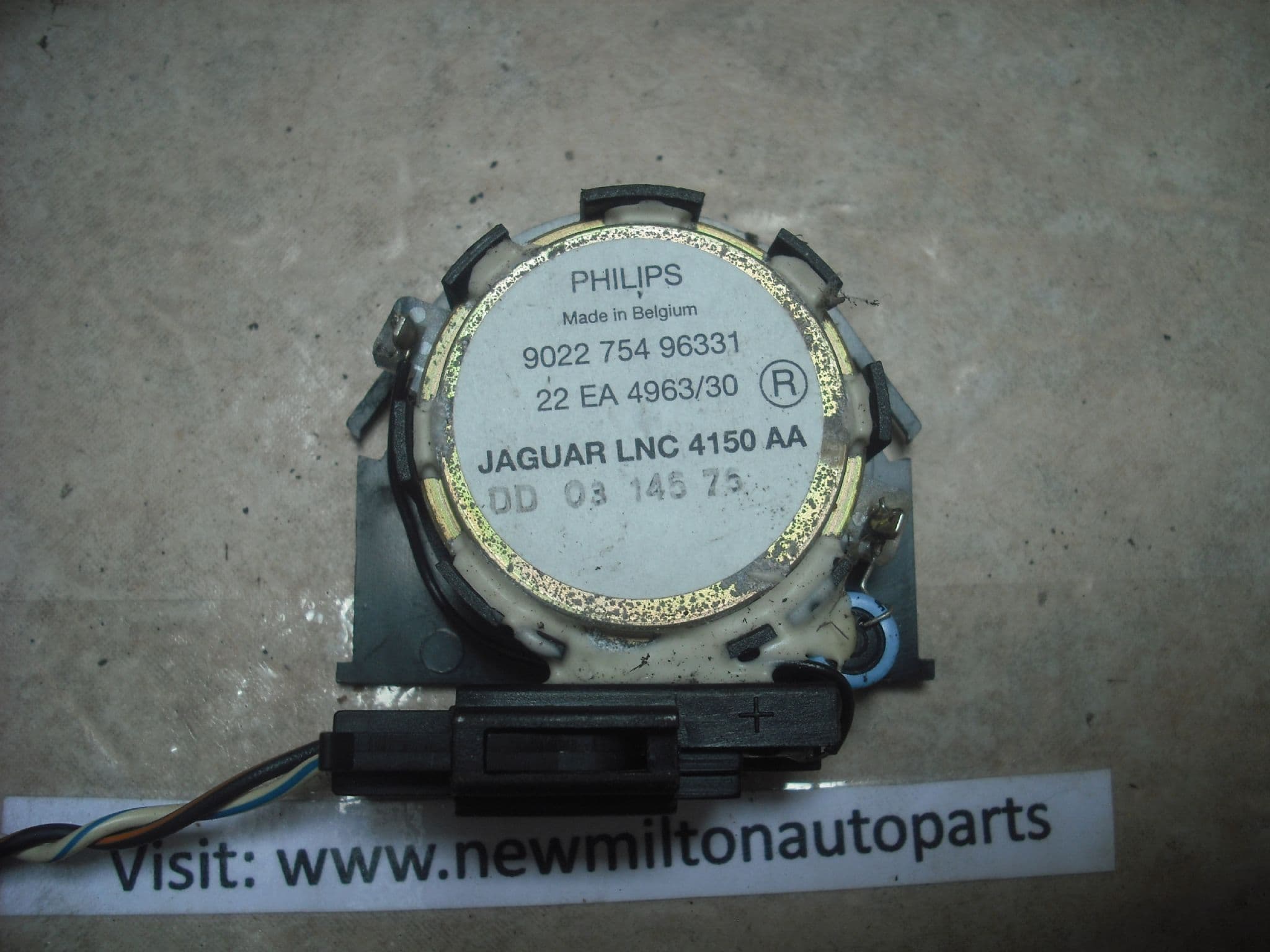 A GENUINE JAGUAR XJ8 308 FRONT RIGHT DOOR SPEAKER TWEETER PHILIPS LNC