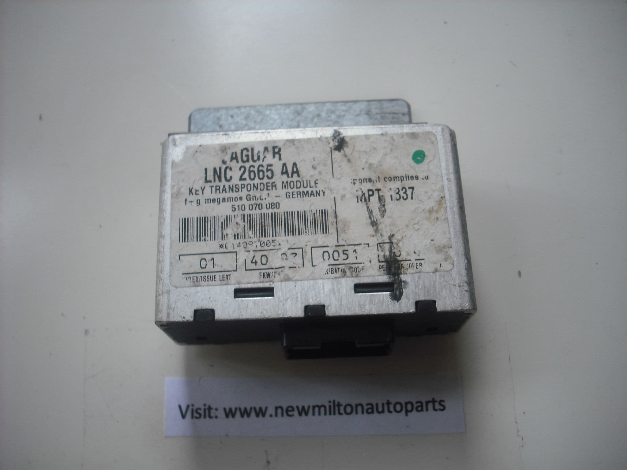 A GENUINE JAGUAR XJ8 X308 XKR KEY TRANSPONDER MODULE LNC 2665 AA