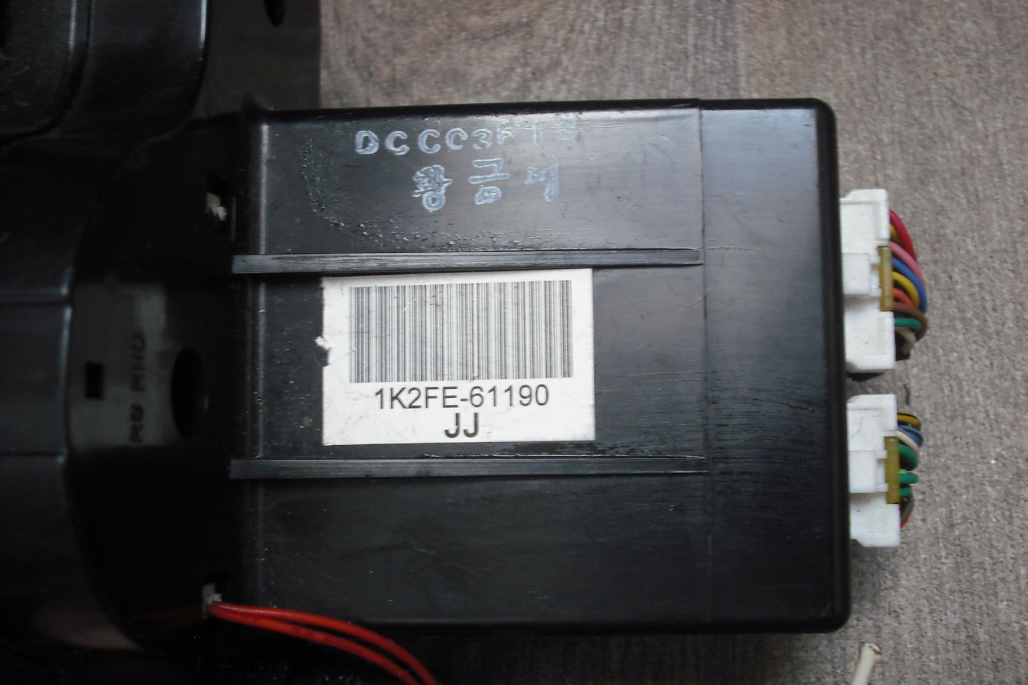 A GENUINE KIA CARENS A/C CLIMATE CONTROL HEATER UNIT PANEL DIALS