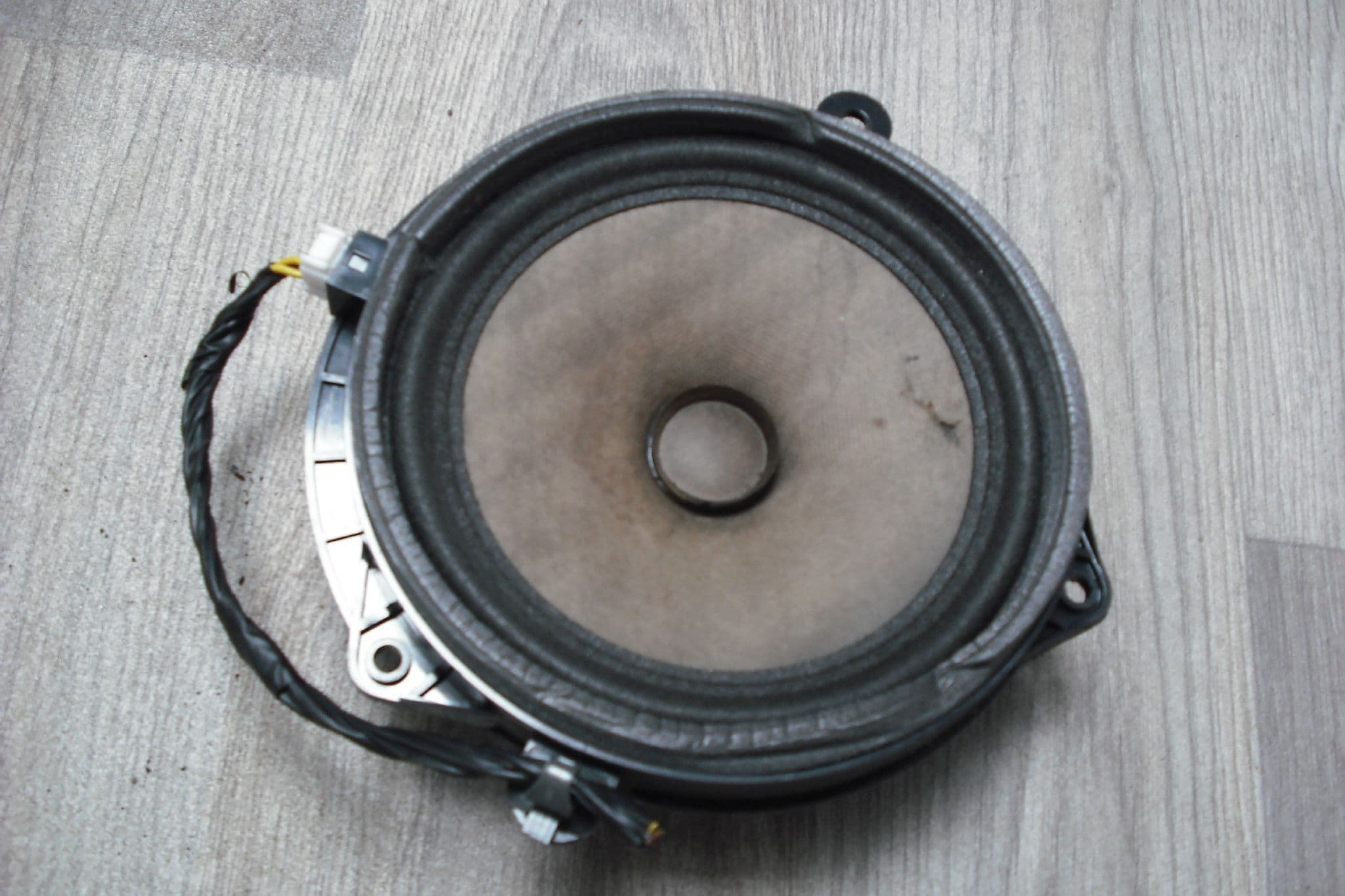thumbnail image 2 of Scosche SAKA656 Front Door Speaker Adapter – Fits 2005+ Kia Spectra – New 2 of 5