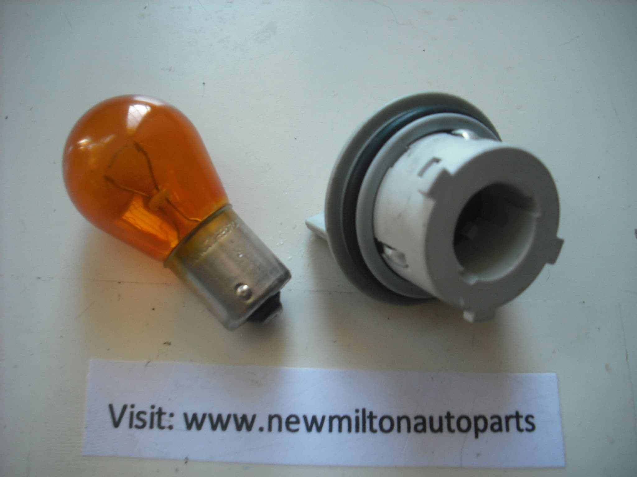 A GENUINE LAND ROVER FREELANDER HEADLIGHT HEADLAMP INDICATOR FLASHER