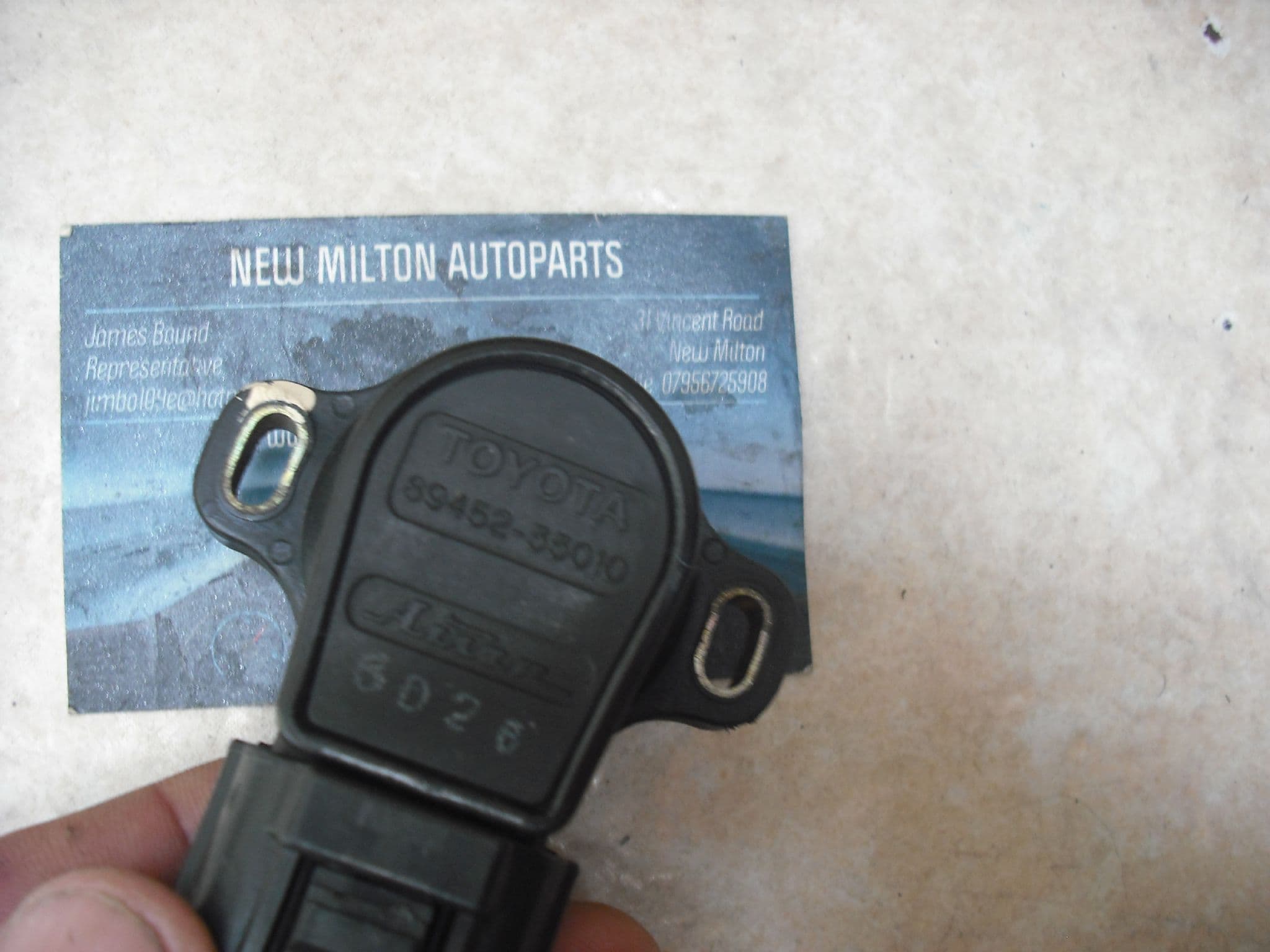 A GENUINE LEXUS GS300 MK1 3 0L THROTTLE POSITION SENSOR 8945235010