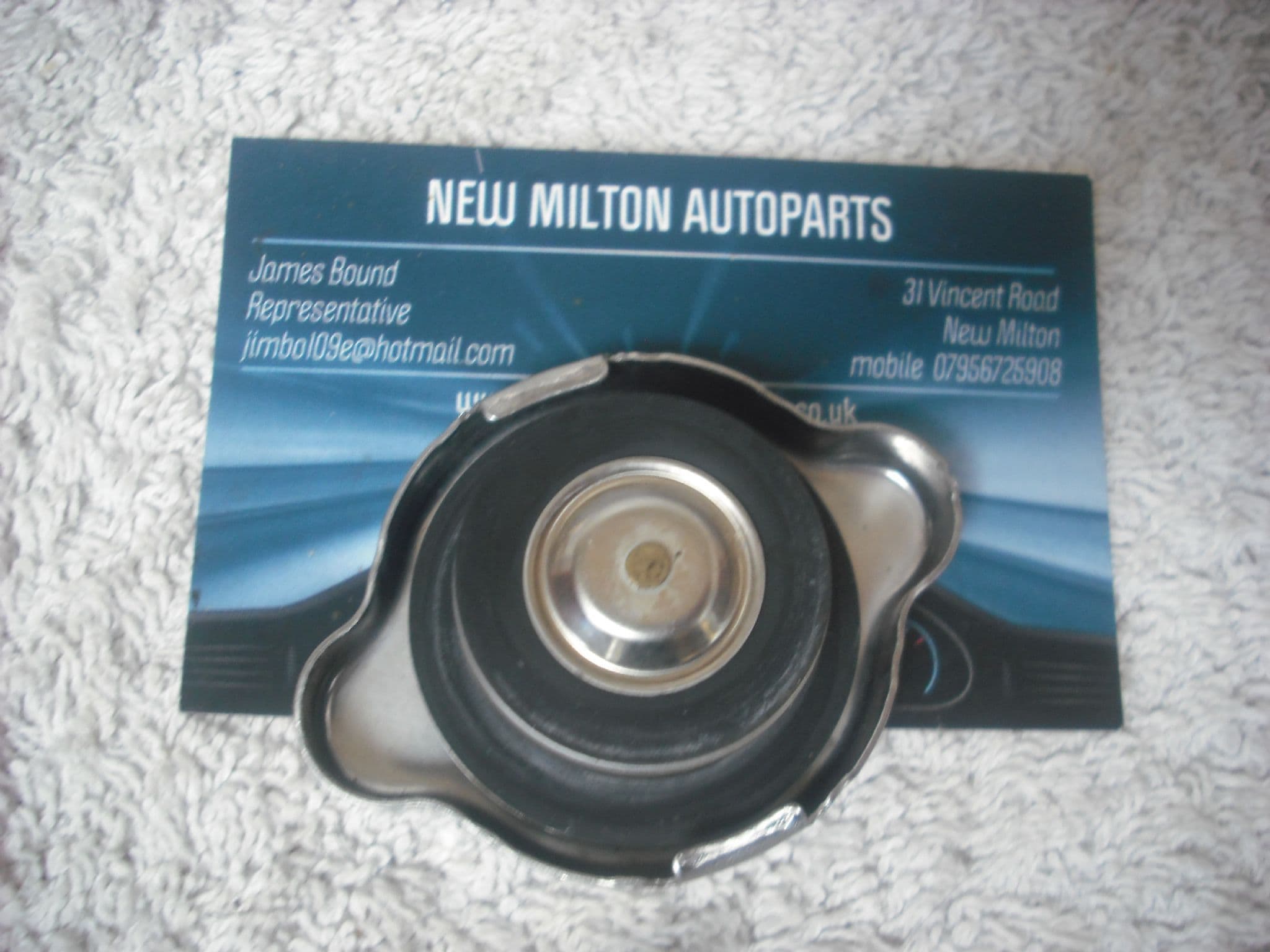 A GENUINE MAZDA RX8 RX8 WATER COOLANT RADIATOR CAP