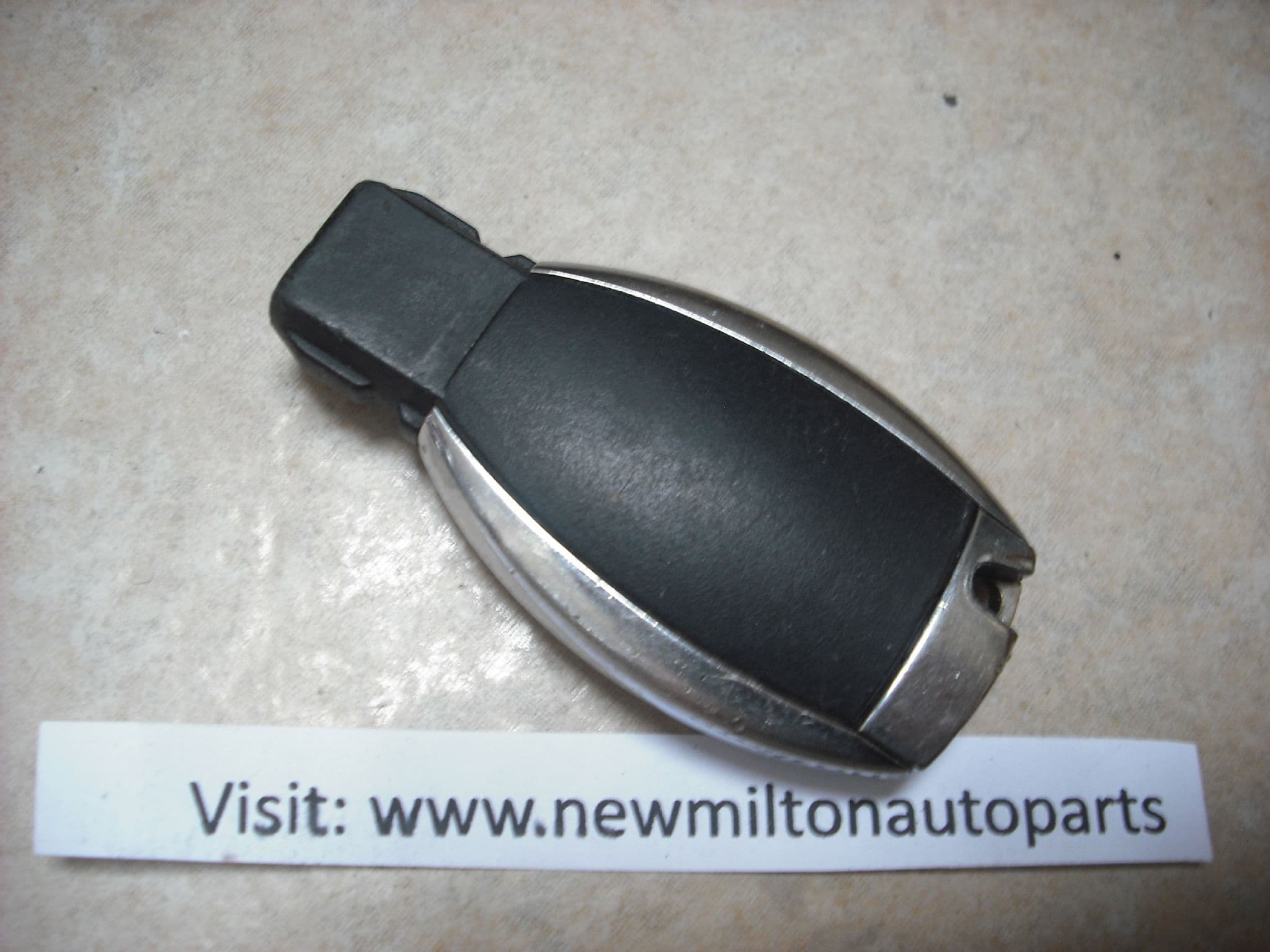 A GENUINE MERCEDES BENZ W203 COUPE REMOTE CENTRAL LOCKING KEY FOB