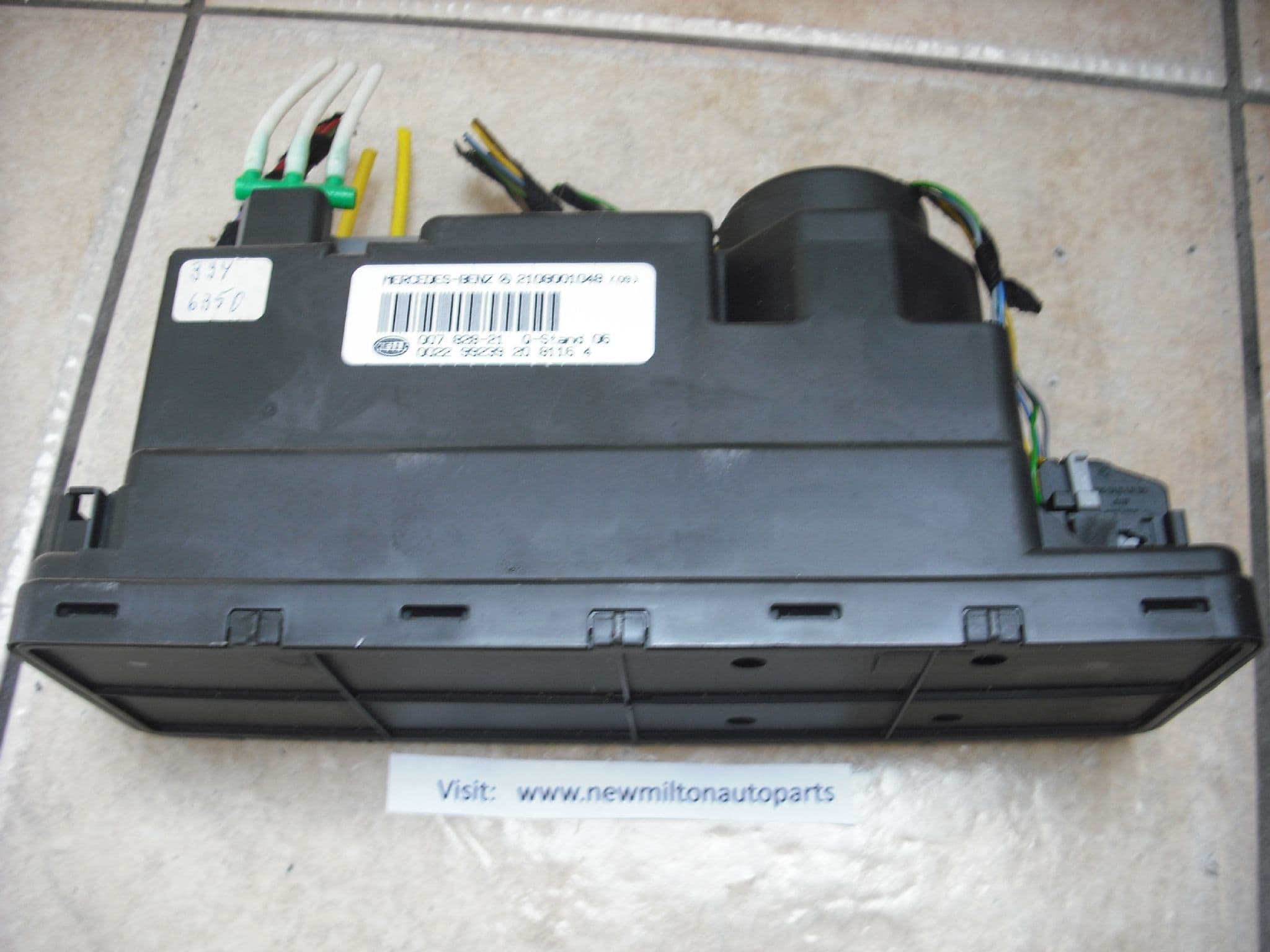 A GENUINE MERCEDES BENZ W208 CLK CENTRAL LOCKING PUMP MODULE 2108001048