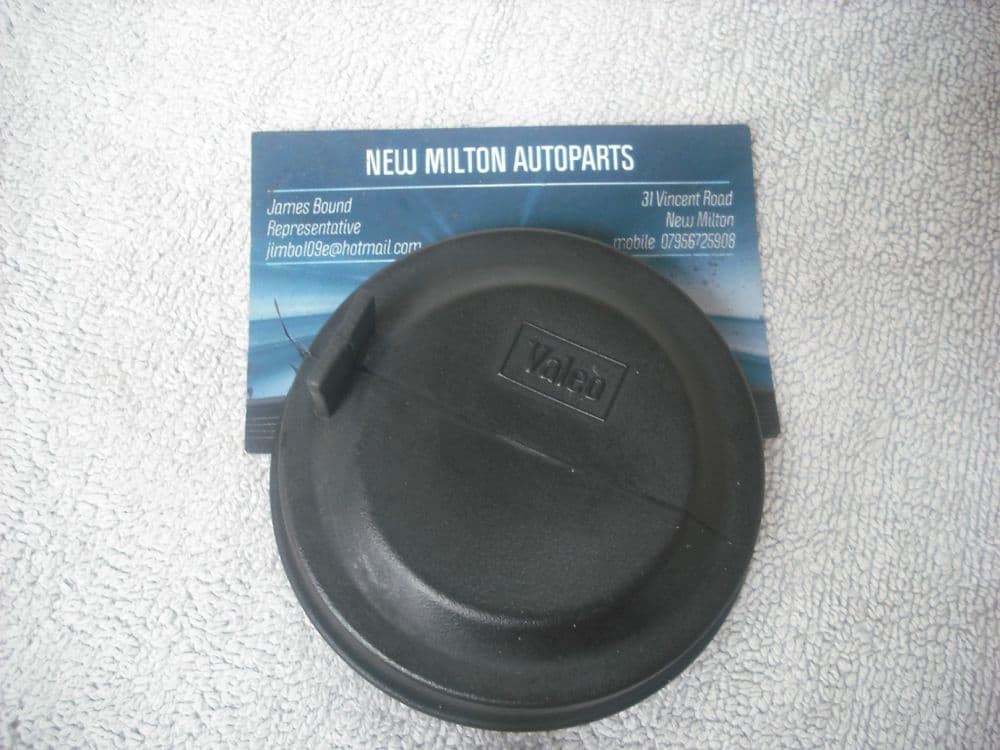 A GENUINE NISSAN ALMERA N16 20002002 HEADLIGHT HEADLAMP RUBBER BULB