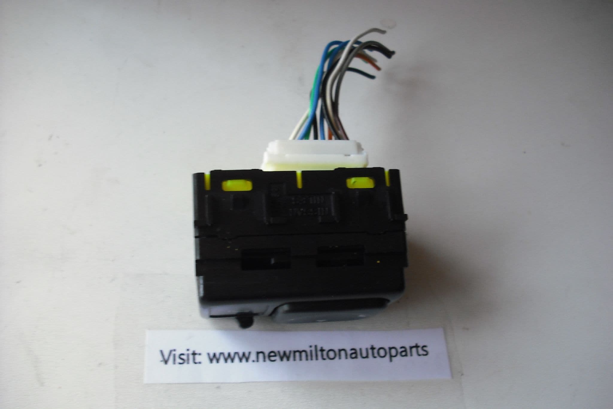 Genuine Vauxhall Mokka Door Mirror Adjustment Switch – New, OEM 94506893 (inc X)