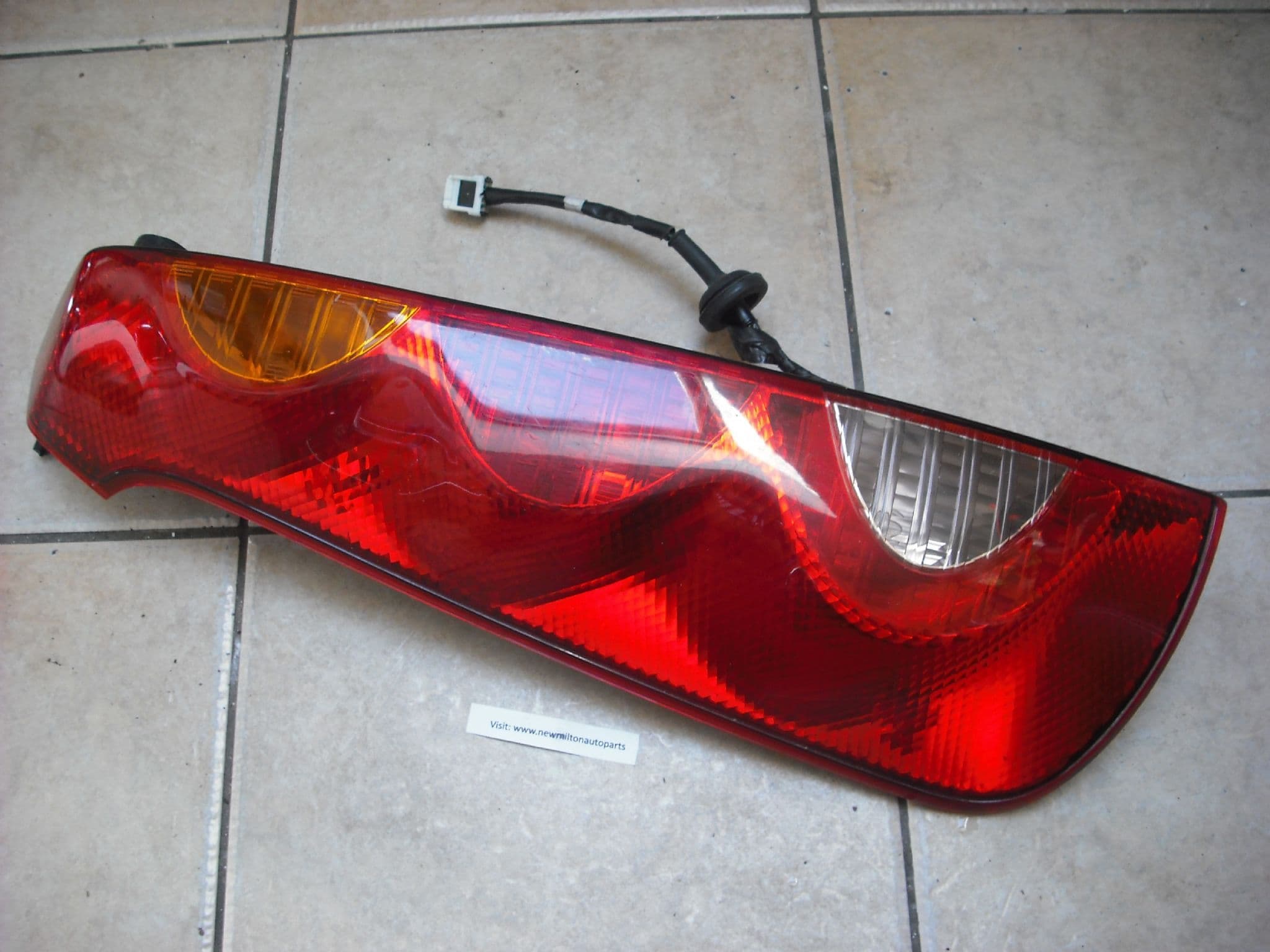 A GENUINE NISSAN NOTE 2006-2013 REAR BACK LIGHT LAMP N/S LEFT UK ...