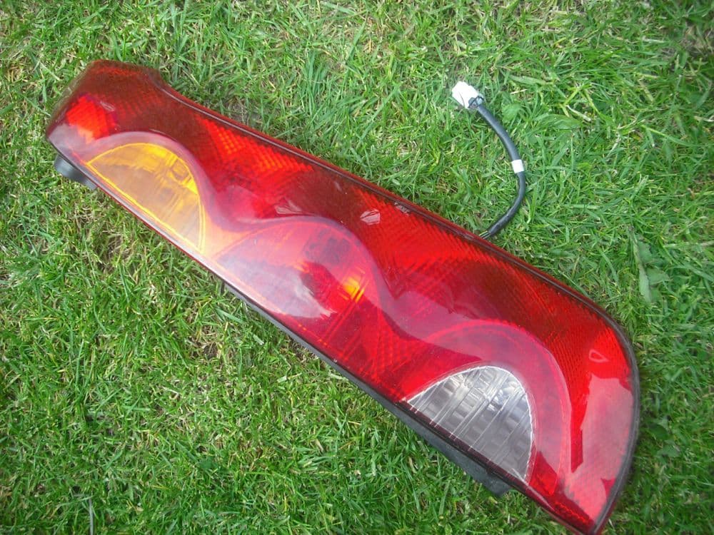 A GENUINE NISSAN NOTE 2006-2013 REAR BACK LIGHT LAMP O/S RIGHT UK ...