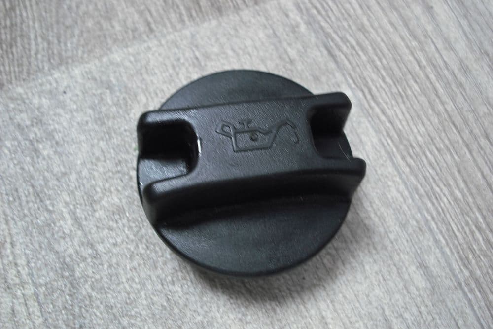 Bus Injon Oil Cap A GENUINE NISSAN QASHQAI J10 ENGINE OIL CAP FOR PETROL ENGINES