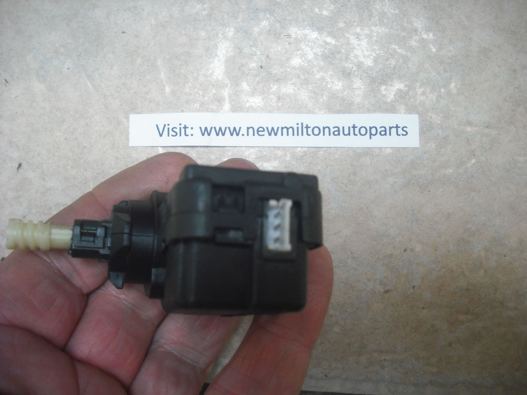 A GENUINE PEUGEOT 307 20012004 HEADLIGHT HEADLAMP HEIGHT LEVEL