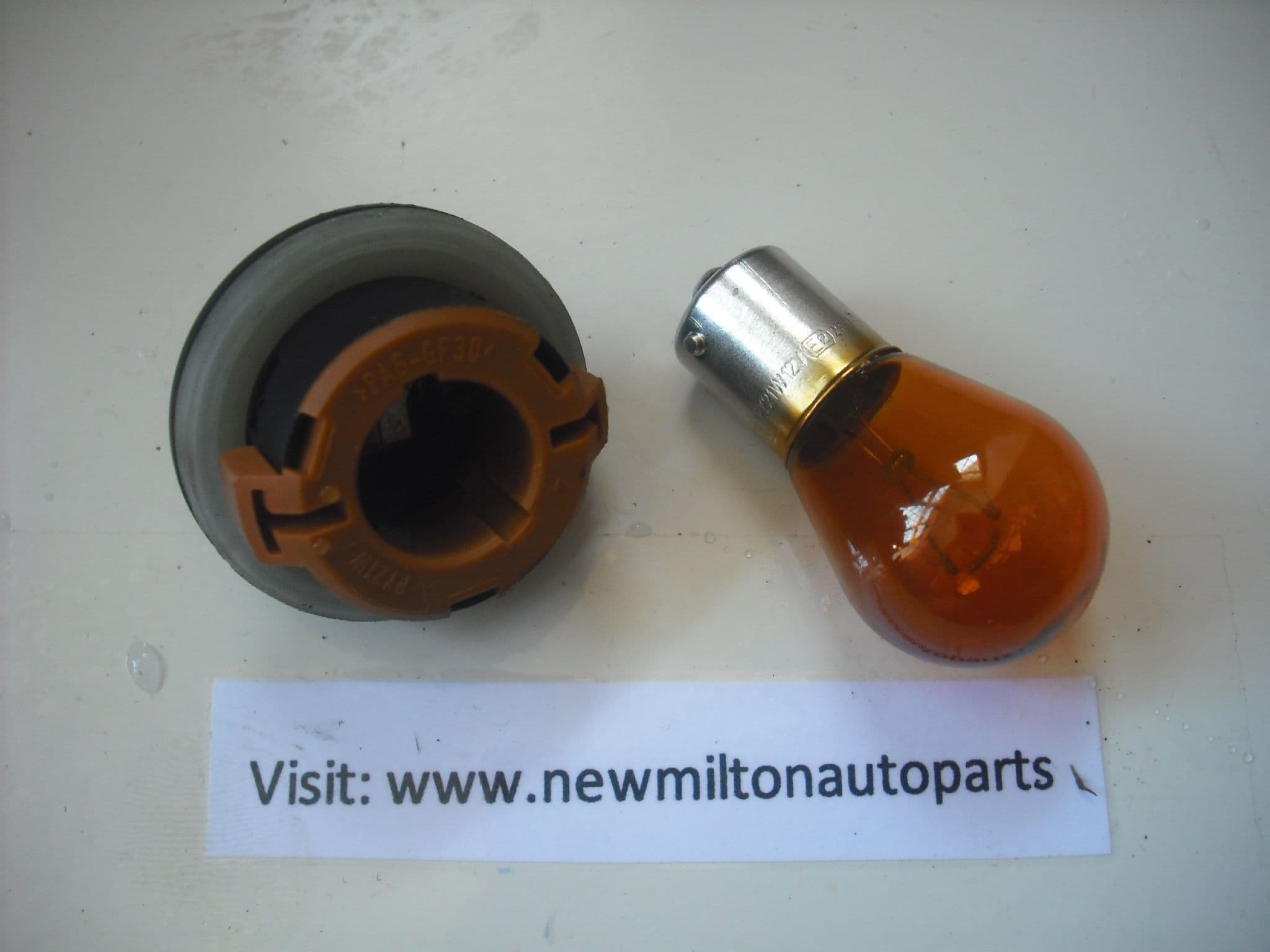 A GENUINE PEUGEOT 407 20042008 HEADLIGHT HEADLAMP INDICATOR FLASHER