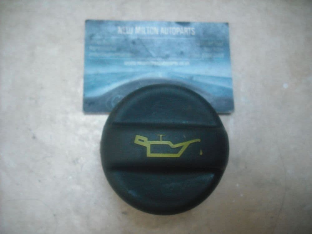 A GENUINE PEUGEOT PARTNER 2 0 HDI DIESEL ENGINE OIL FILLER CAP