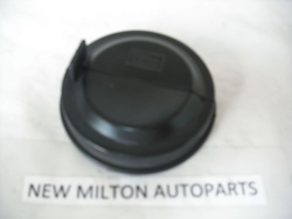 A GENUINE RENAULT ESPACE MK3 HEADLIGHT HEADLAMP RUBBER BULB COVER CAP